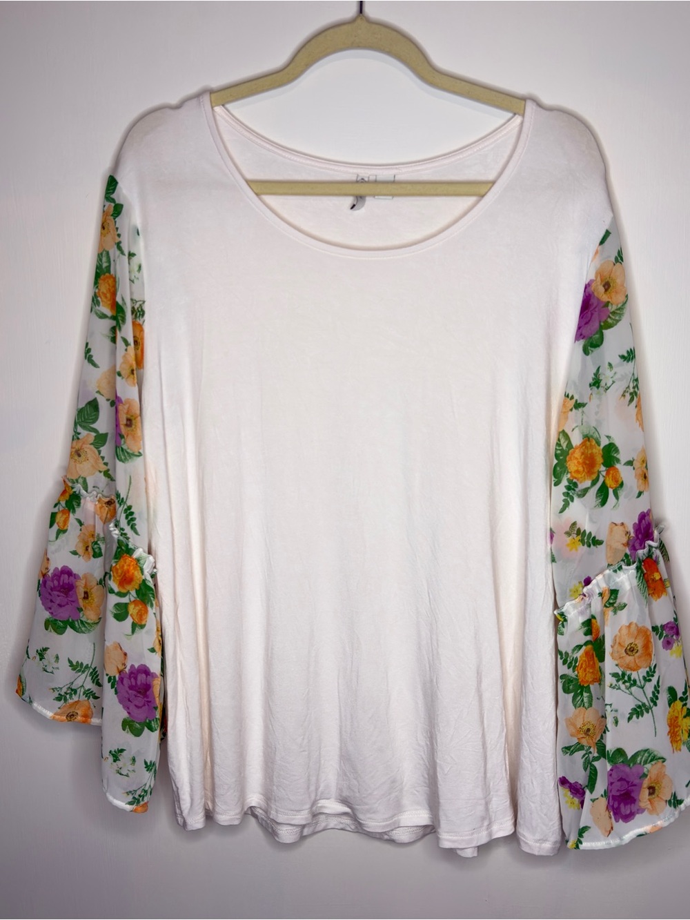 Cato Ivory Knit Top W/Floral Bell Sleeves Lettuce Edge Trim Boho Romantic 18/20